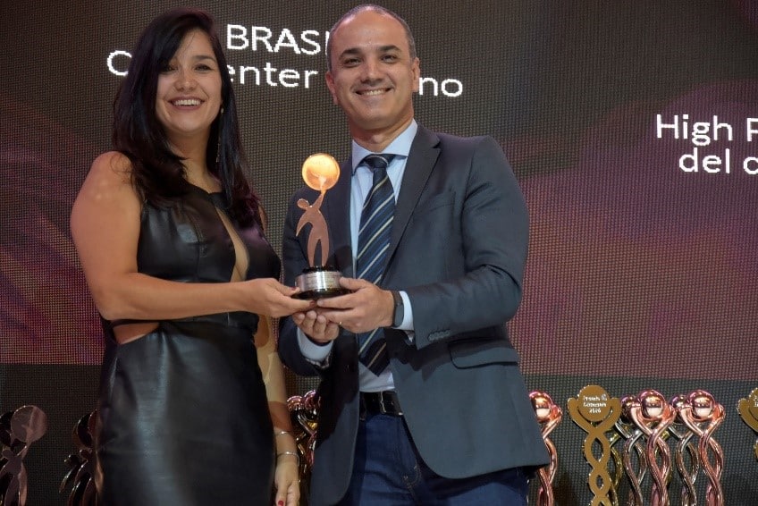 Positivo Tecnologia is recognized in international customer service awards