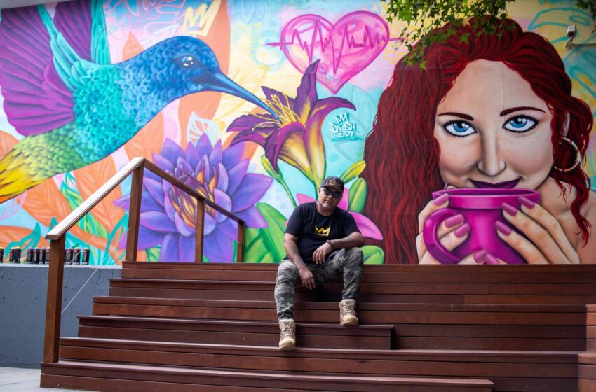 Artista Daniel Drosh faz painel gigante durante os 4 dias da Eletrolar Show