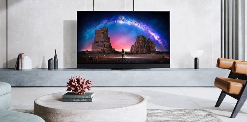 Toshiba volta ao mercado brasileiro de TVs e telas por meio da Multilaser e Hisense