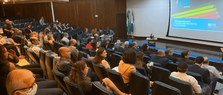  Inmetro debate com setores econômicos a importância do programa de etiquetagem para a sustentabilidade da indústria brasileira