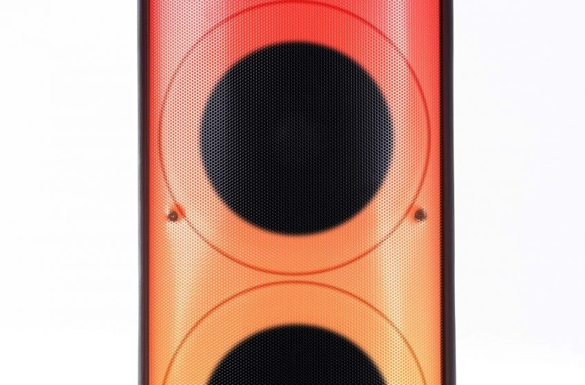 Amvox lança caixa amplificada com show de luzes no ritmo da música