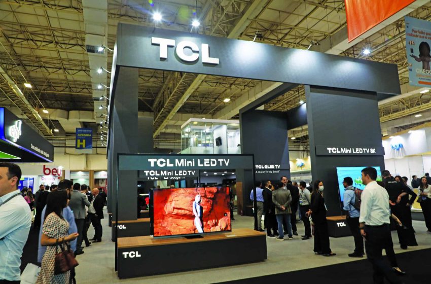 SEMP TCL takes a 98" television to the fair
