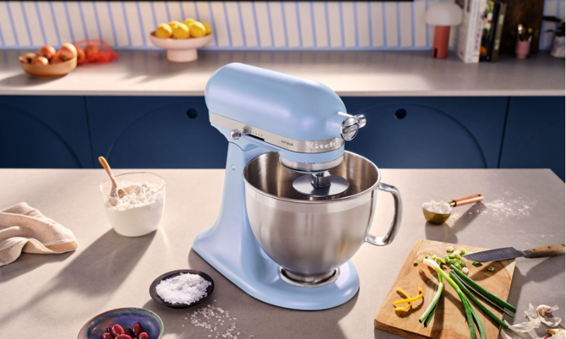 Blue Salt é o nome da cor do ano 2024 da KitchenAid