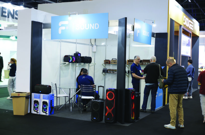  FSOUND: Rádios e caixas de som com carregamento solar